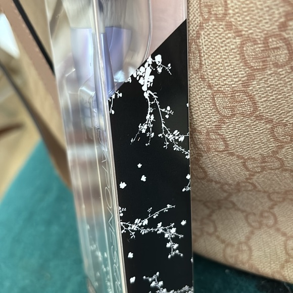 JAPONESQUE Foundation and concealer brushes - Picture 4 of 5